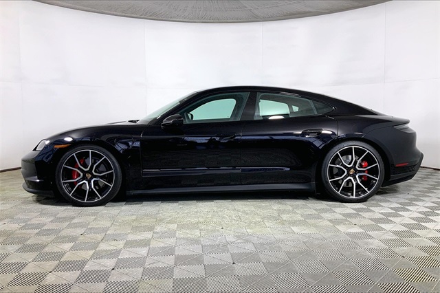 2025 Porsche Taycan 4S photo 2