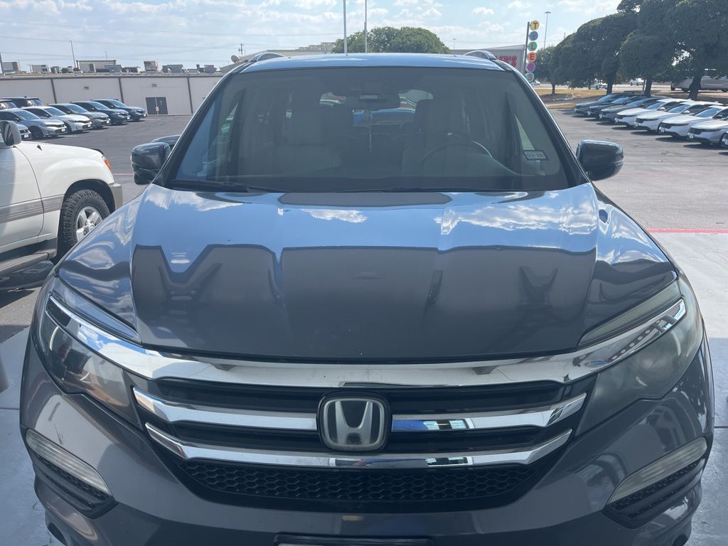 2017 Honda Pilot Touring photo 2