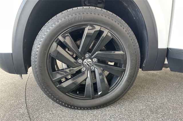 2023 Volkswagen Atlas Cross Sport SE Technology photo 44