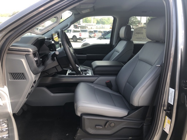 2025 Ford F-150 Lightning photo 10