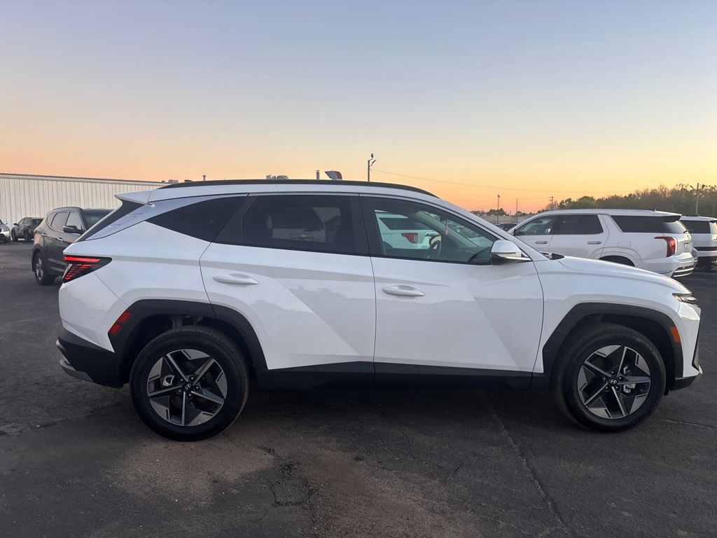 2025 Hyundai Tucson SEL Convenience photo 3
