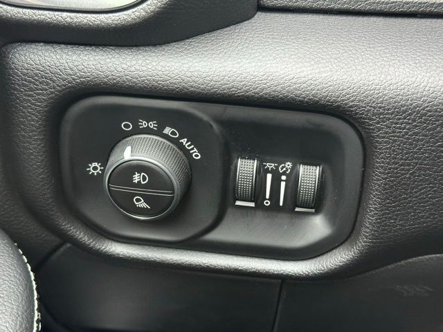 2026 Ram 2500 Laramie photo 17