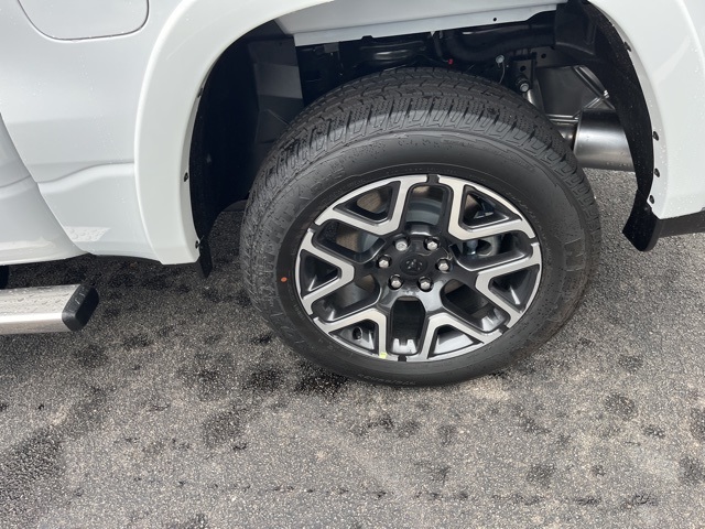 2026 Ram 1500 Laramie photo 19