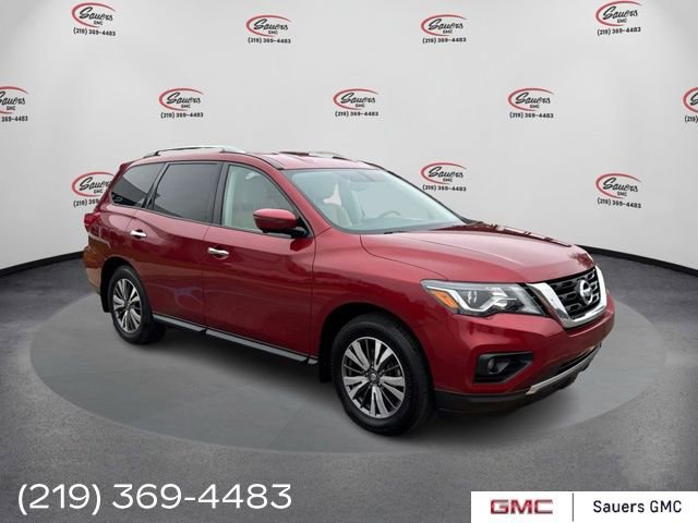 2017 Nissan Pathfinder SL's photo