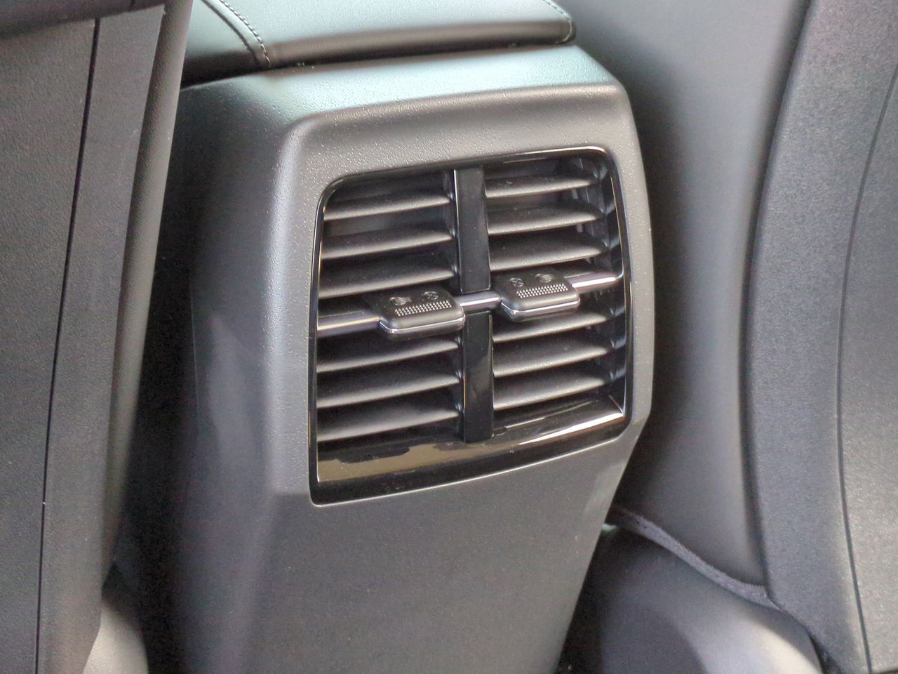 2025 Kia Niro Plug-In Hybrid EX photo 17