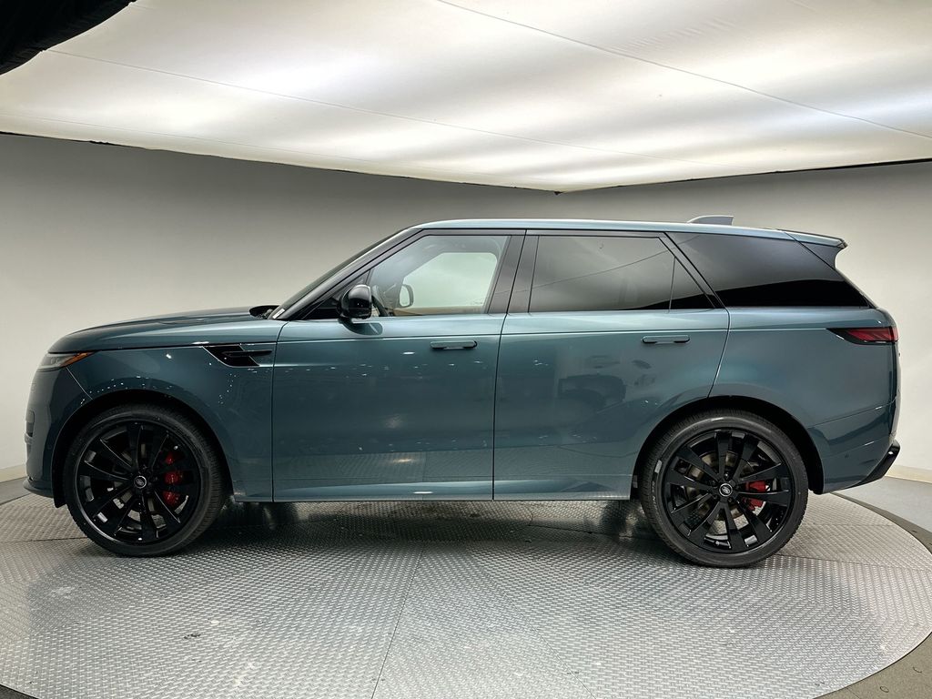 2025 Land Rover Range Rover Sport SE photo 2