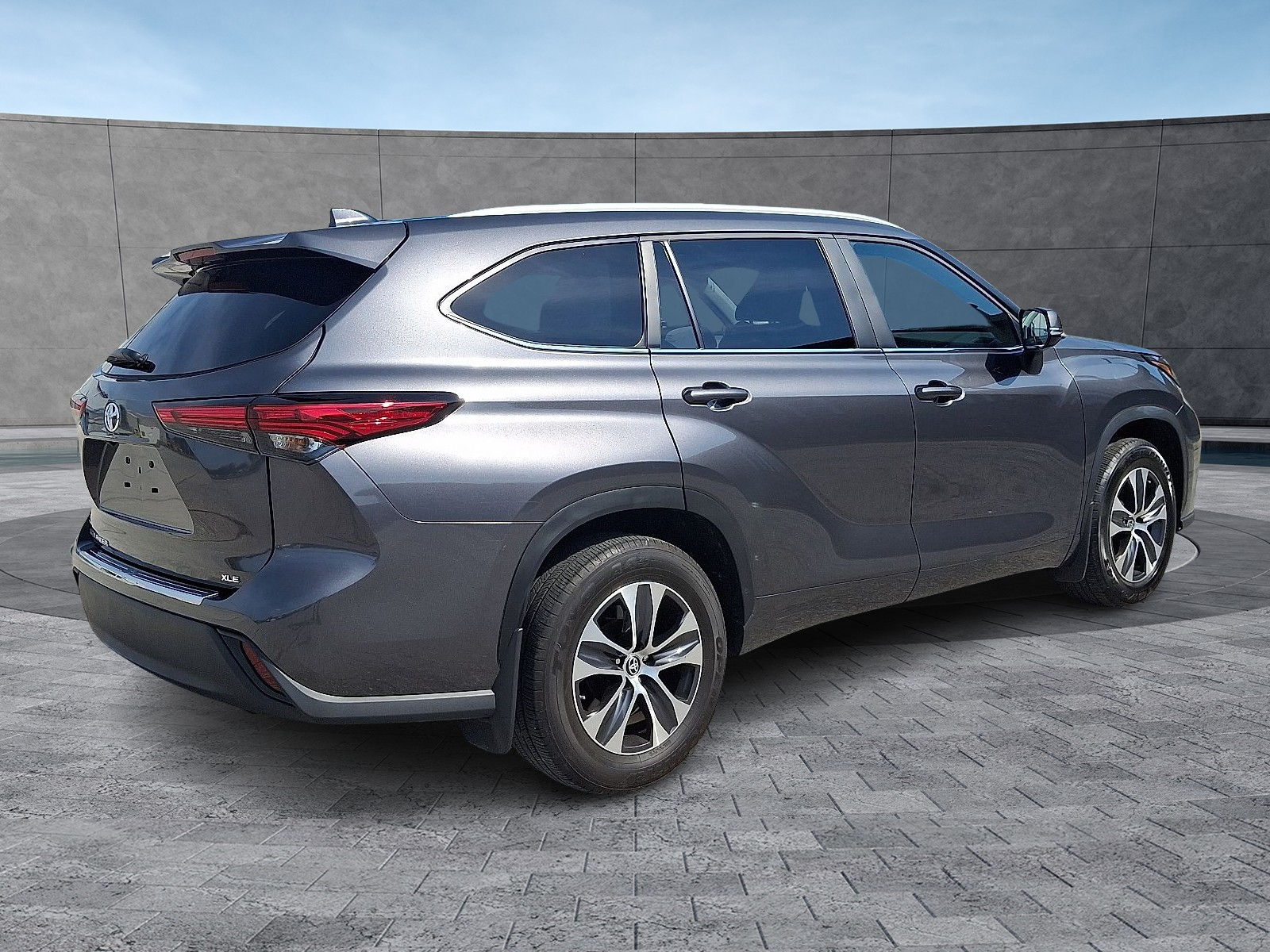 2023 Toyota Highlander XLE photo 11