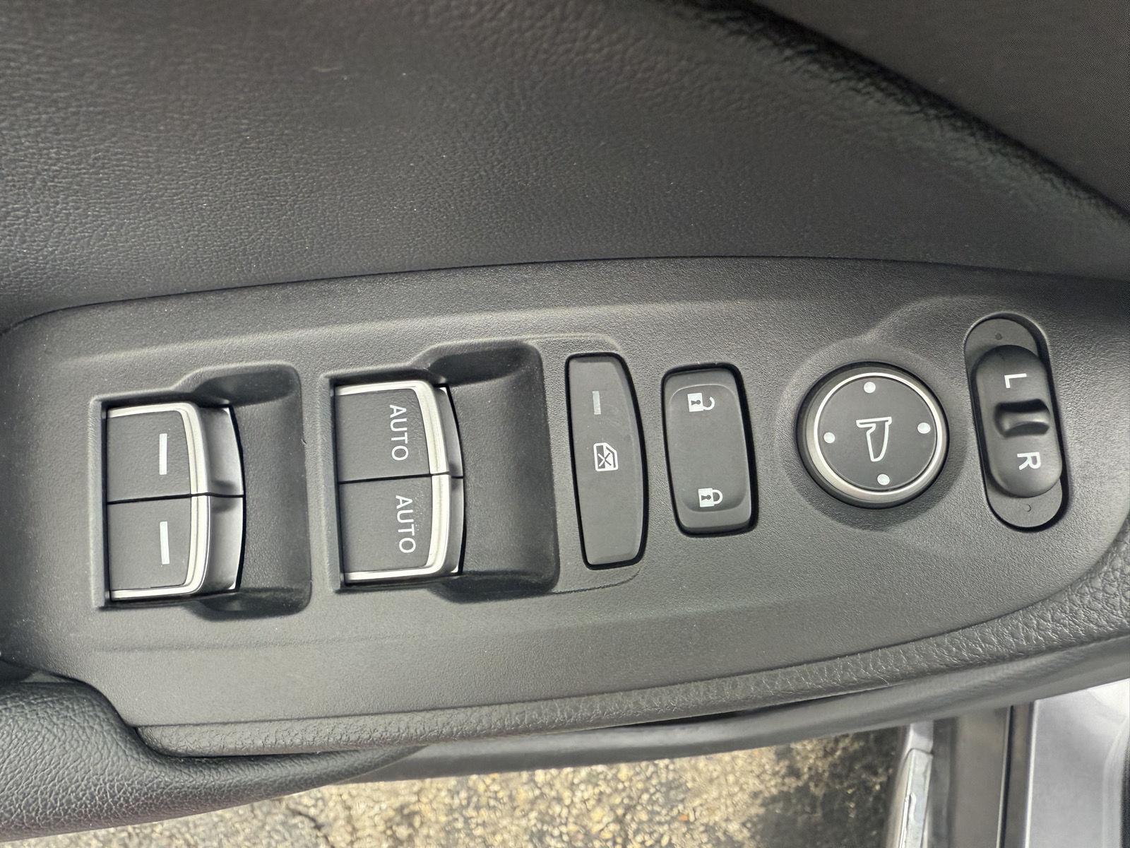 2021 Honda Accord Hybrid EX photo 11