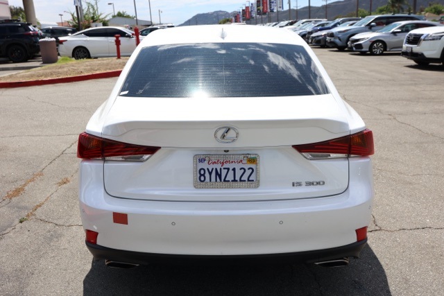 2020 Lexus IS 300 photo 4