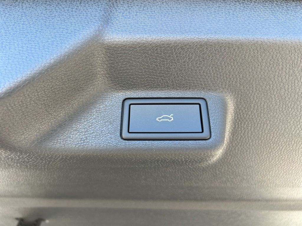 2025 Volkswagen ID. Buzz Pro Plus photo 41