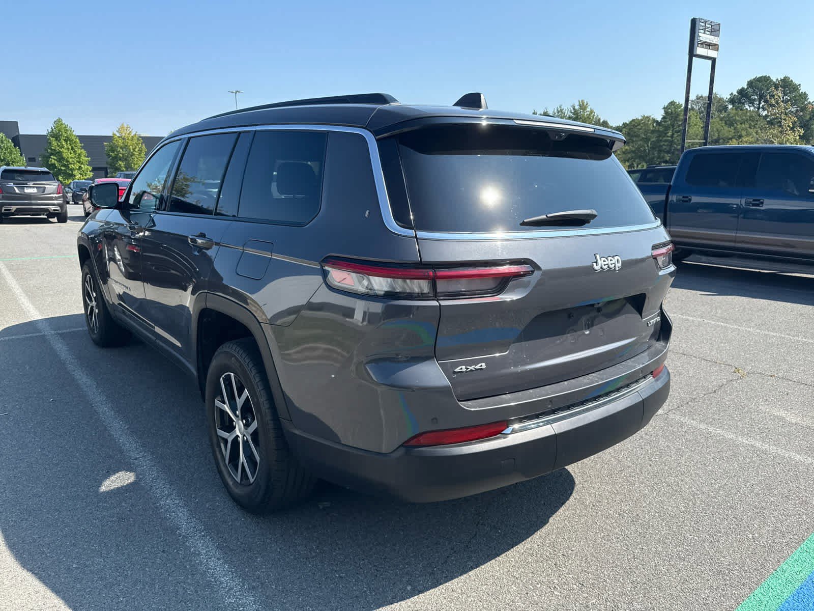 2024 Jeep Grand Cherokee Limited photo 3