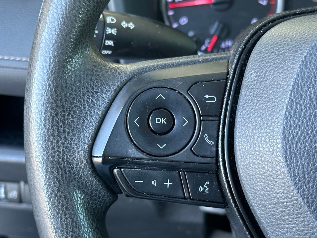 2019 Toyota RAV4 LE photo 12