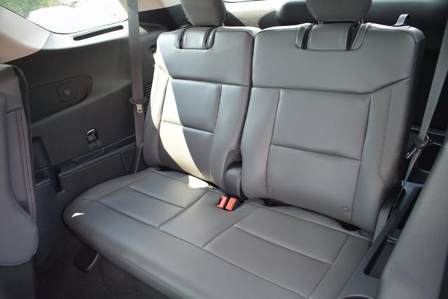 2025 Ford Explorer photo 3