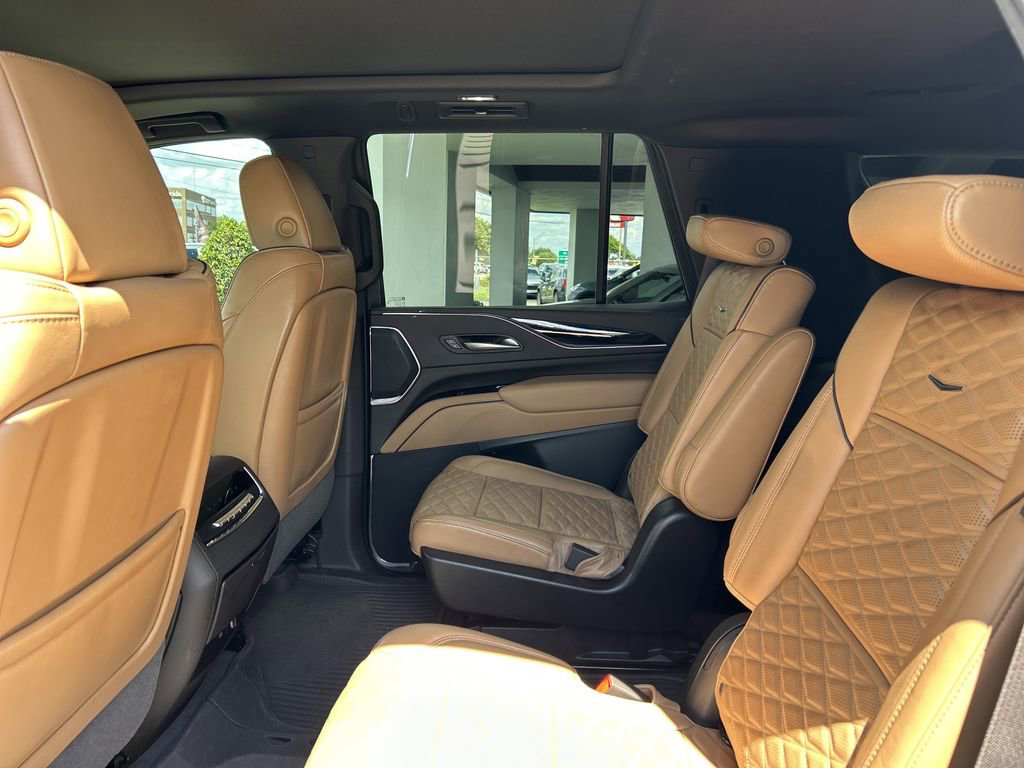 2023 Cadillac Escalade Sport photo 16