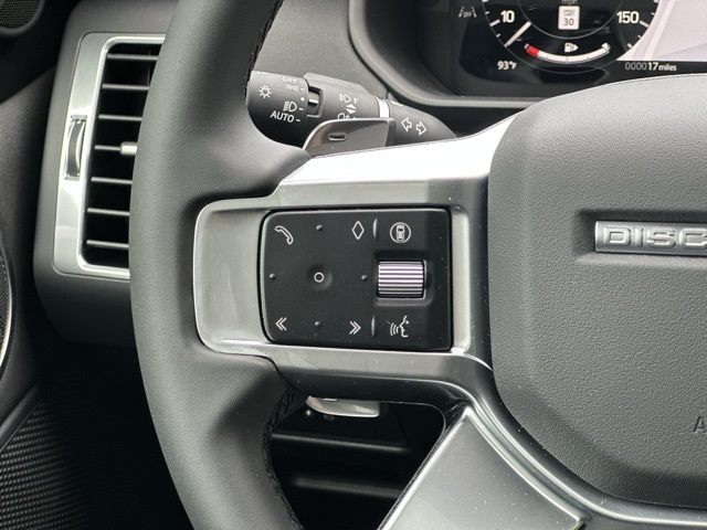 2025 Land Rover Discovery S photo 25