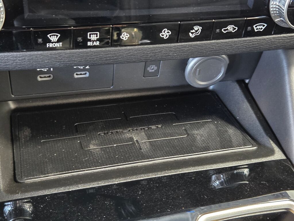 2025 Mitsubishi Outlander S-AWC photo 28