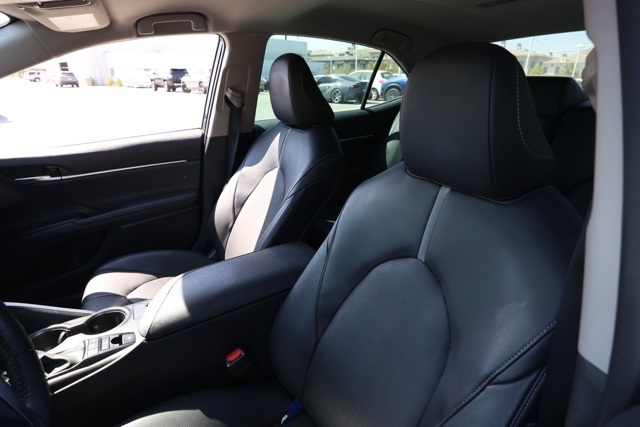 2022 Toyota Camry XSE photo 13