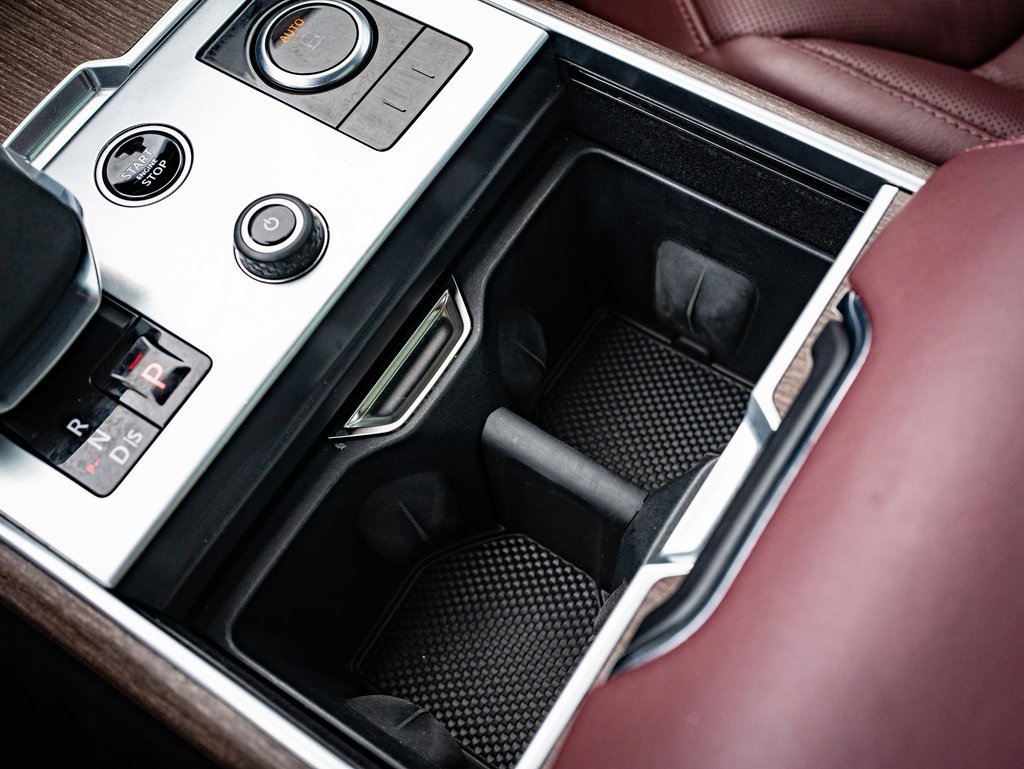 2023 Land Rover Range Rover SE photo 31