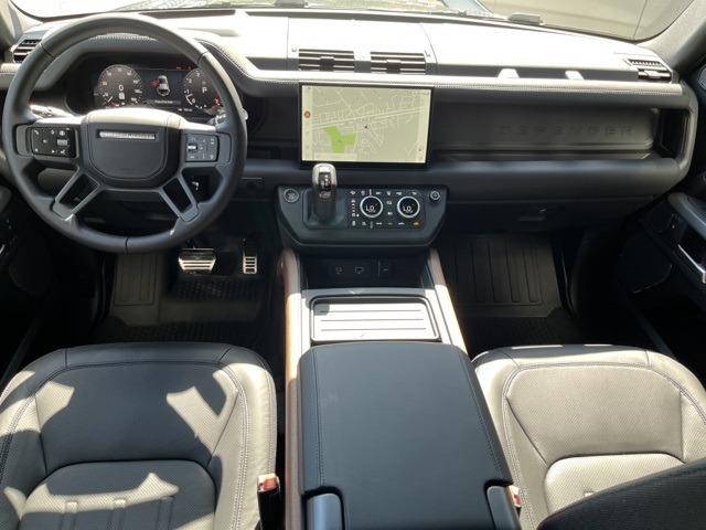 2024 Land Rover Defender 110 X photo 3