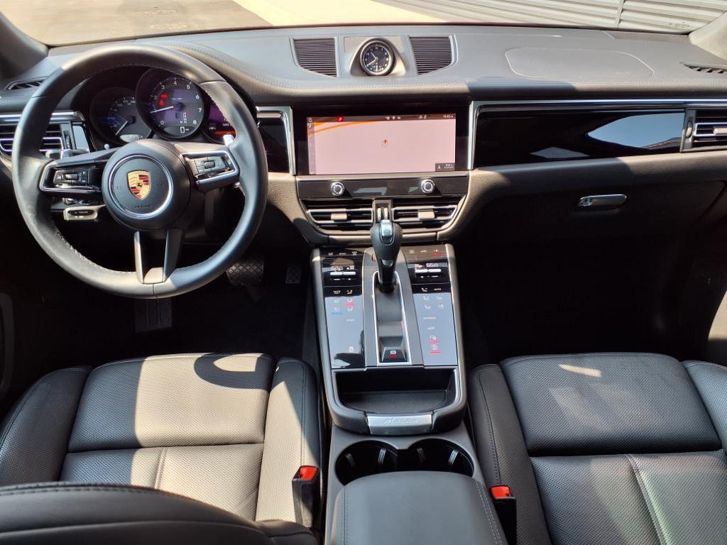 2022 Porsche Macan photo 21