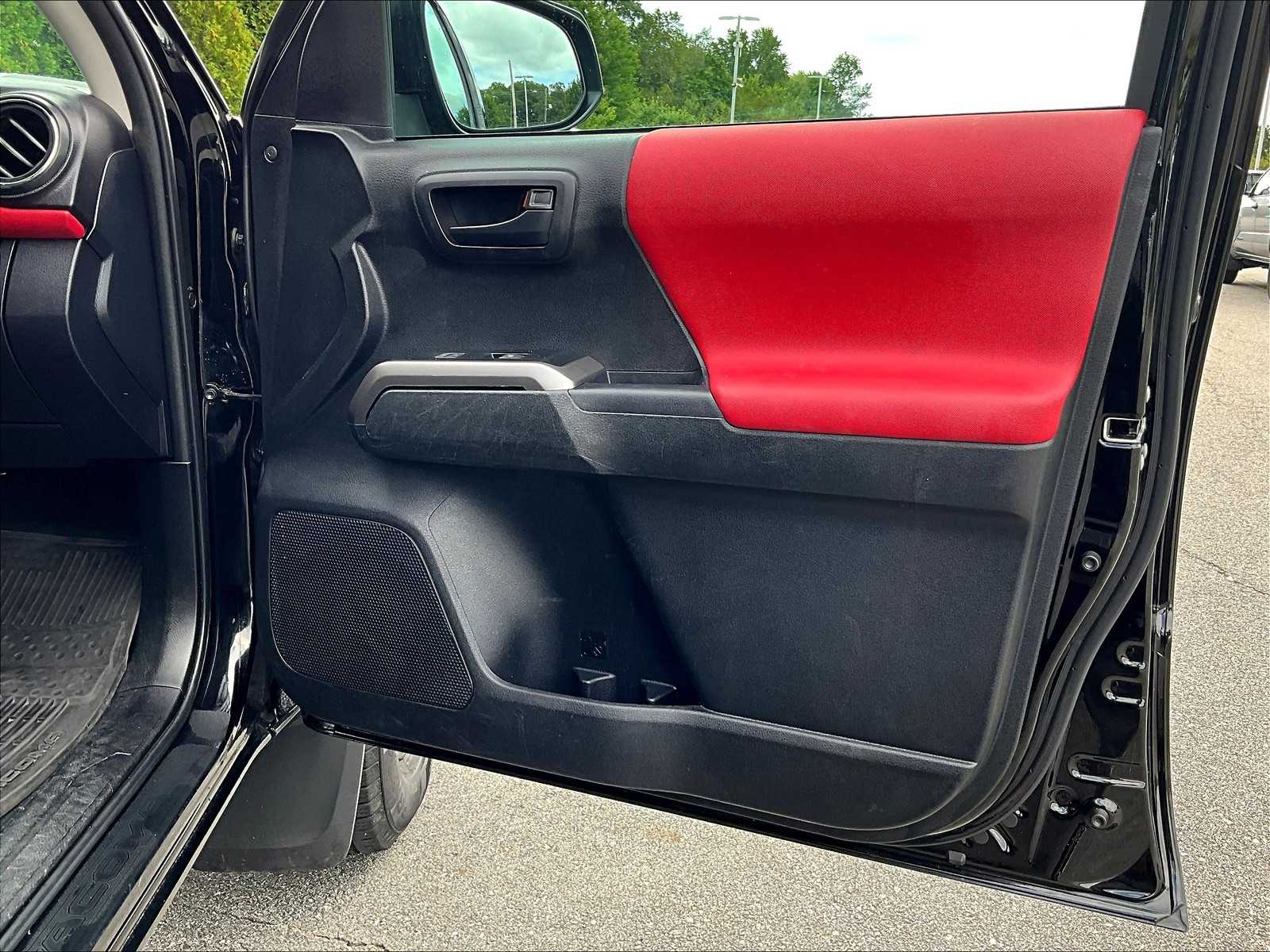2023 Toyota Tacoma SR5 photo 12