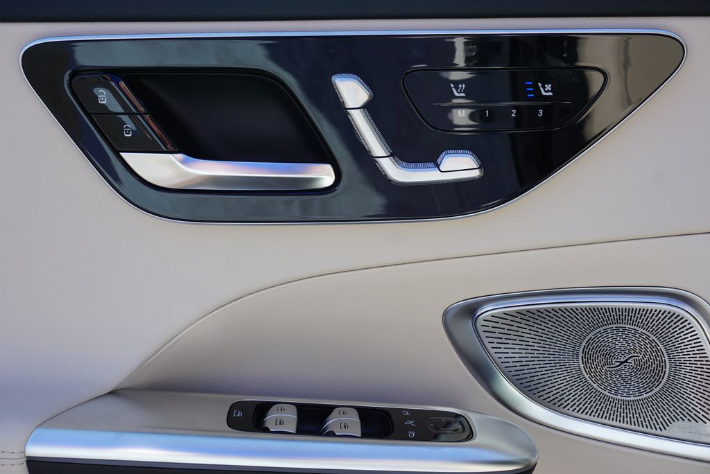 2025 Mercedes Benz C 300 photo 21
