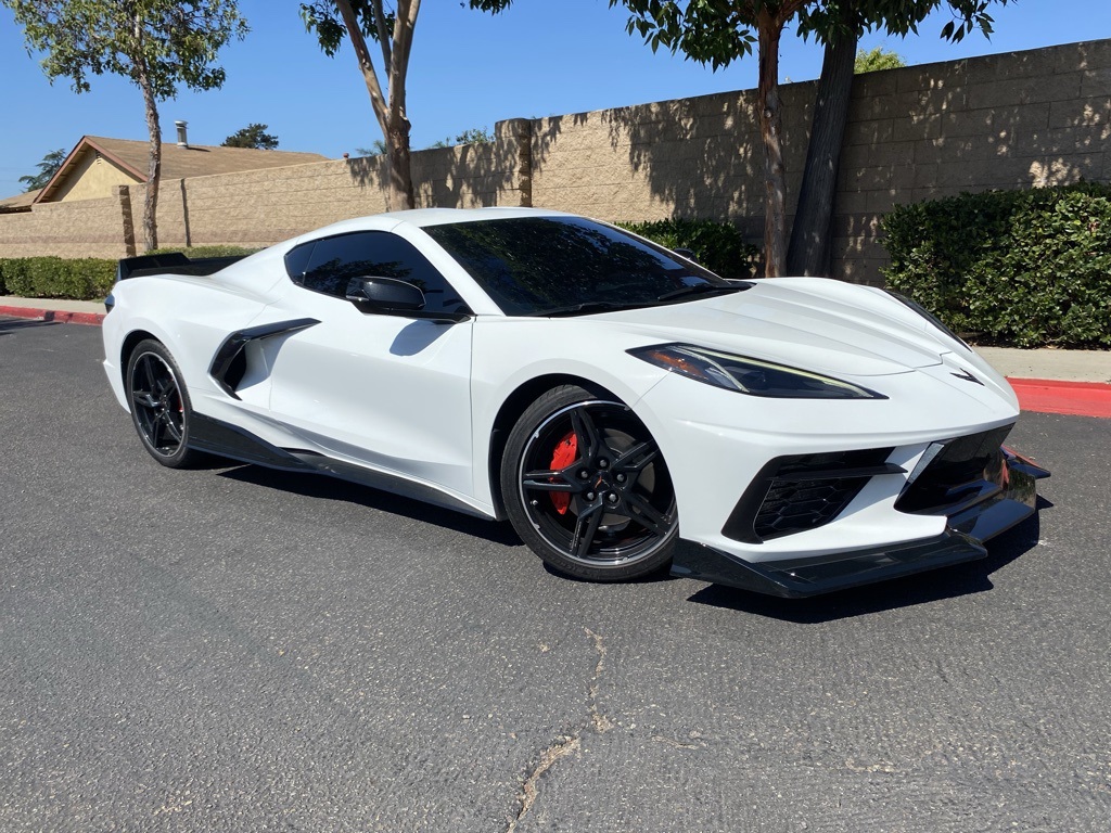 Used 2021 White Chevrolet Stingray image 1