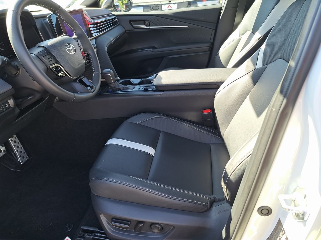 2025 Toyota Camry SE photo 26