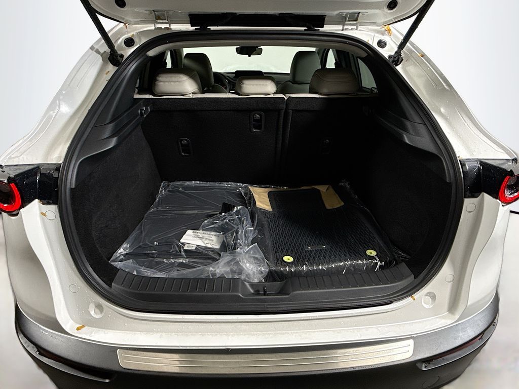 2025 Mazda CX-30 2.5 S Preferred photo 24