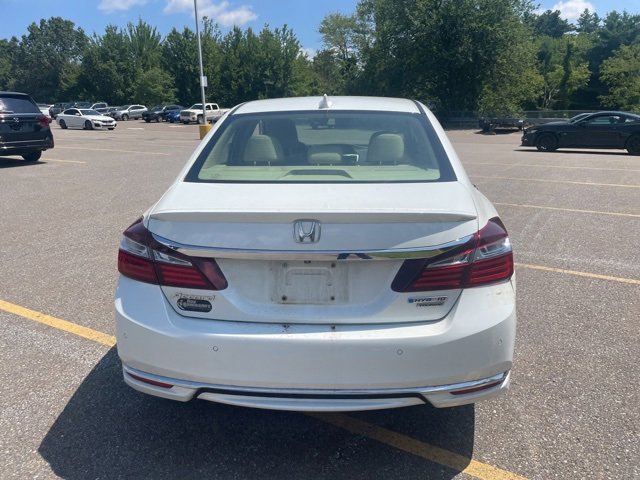 2017 Honda Accord Hybrid Touring photo 2