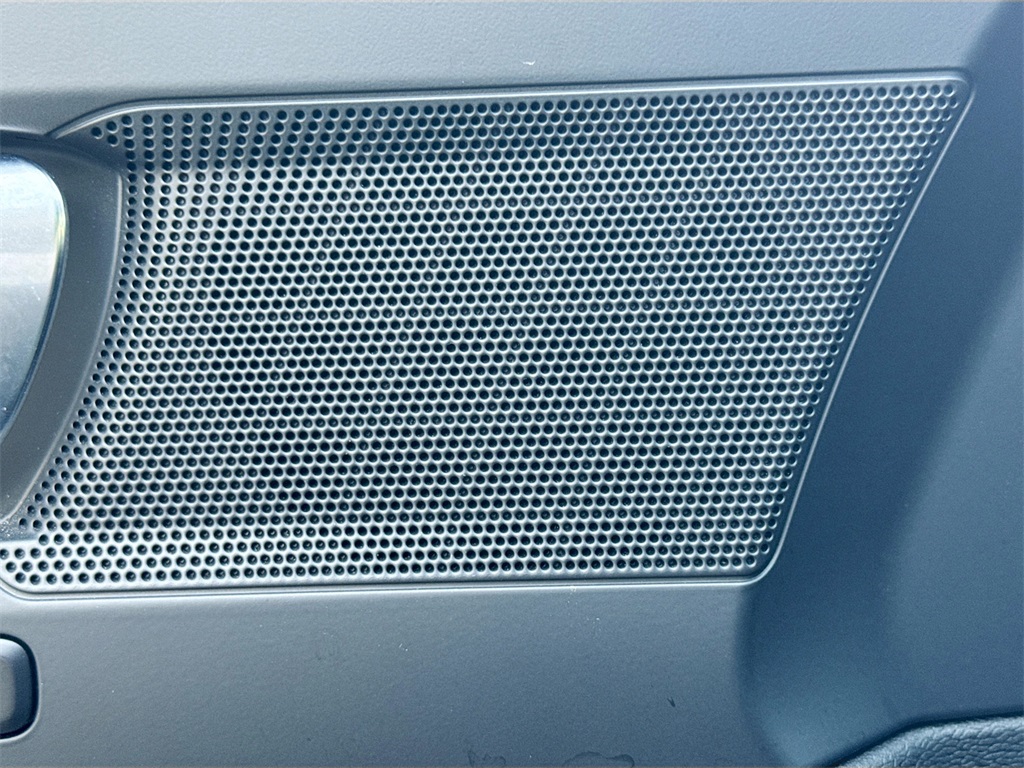 2024 Volvo XC40 Core photo 20