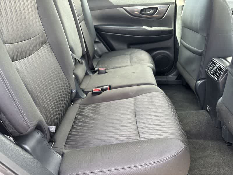 2019 Nissan Rogue S photo 17