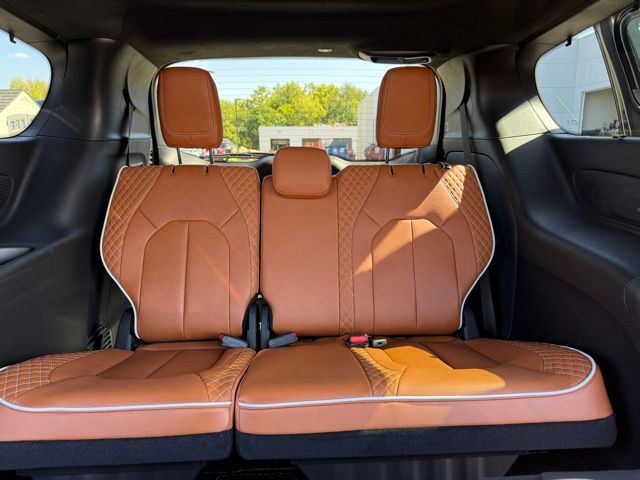 2026 Chrysler Pacifica Pinnacle photo 25