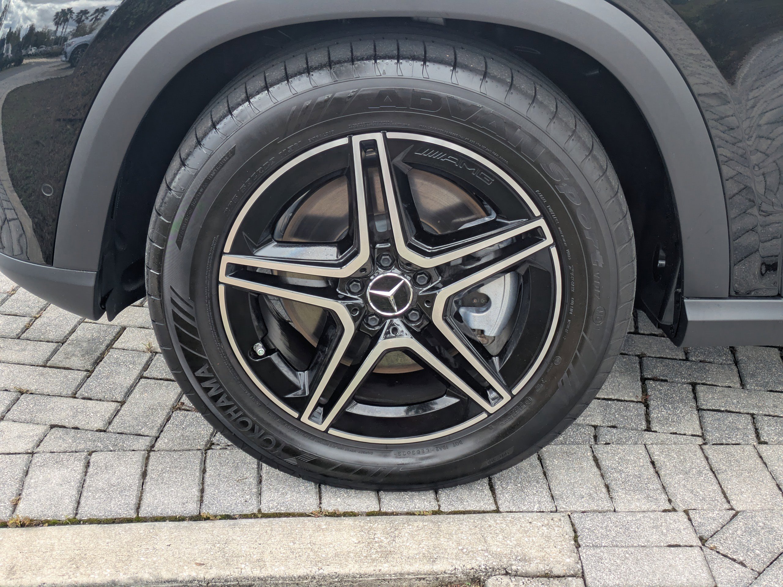 2025 Mercedes Benz GLE 450 4MATIC photo 3