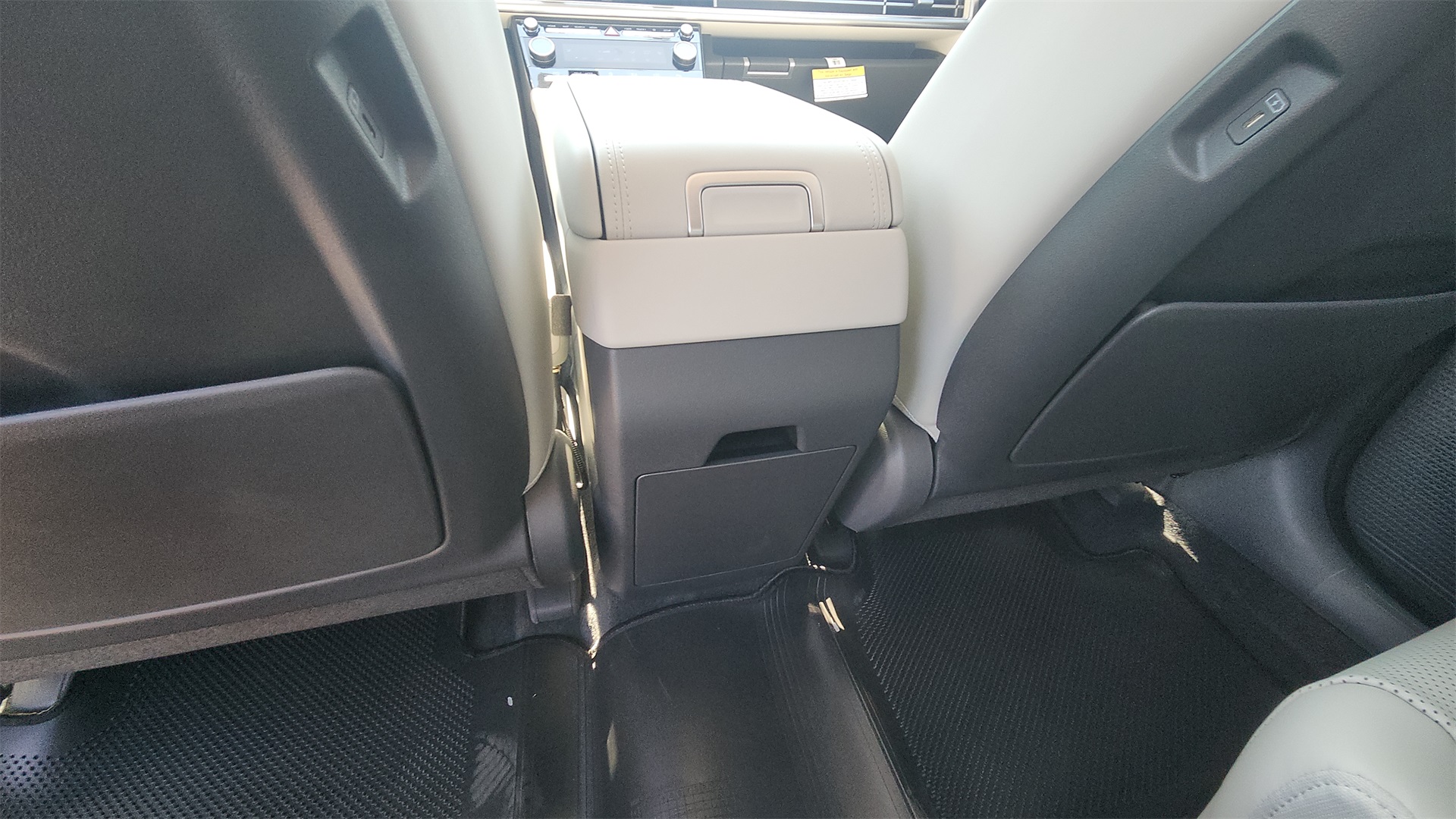 2026 Hyundai Santa Fe SEL photo 22