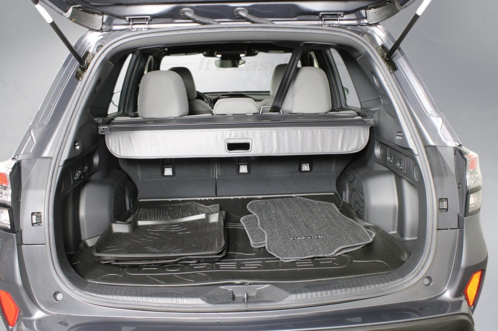 2025 Subaru Forester Base photo 11