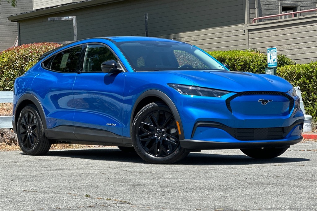 2025 Ford Mustang Mach-E Select photo 2
