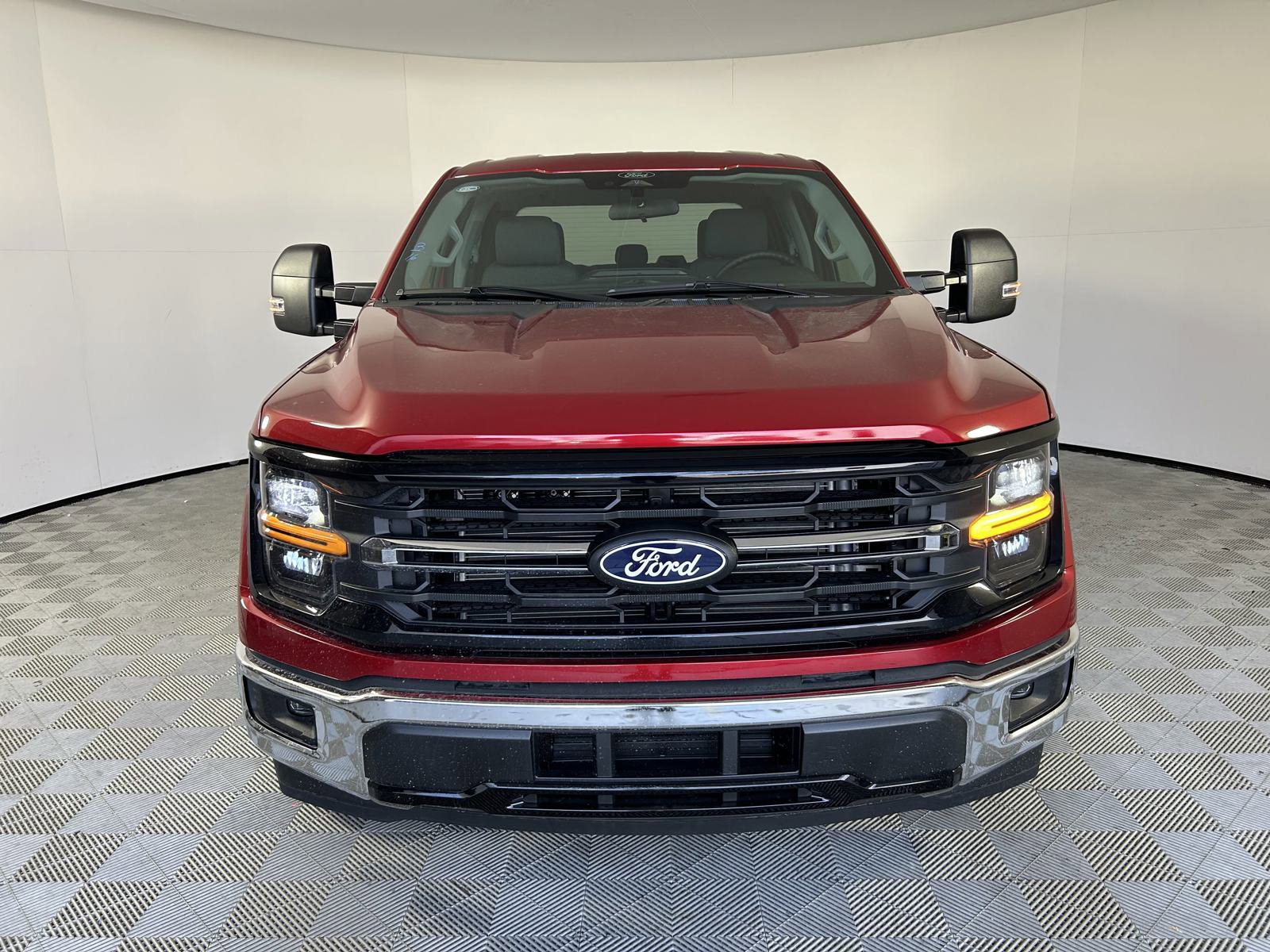 2025 Ford F-150 XLT photo 3