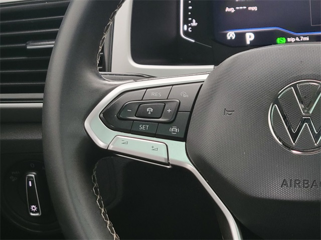 2022 Volkswagen Atlas Cross Sport V6 SE Technology photo 29