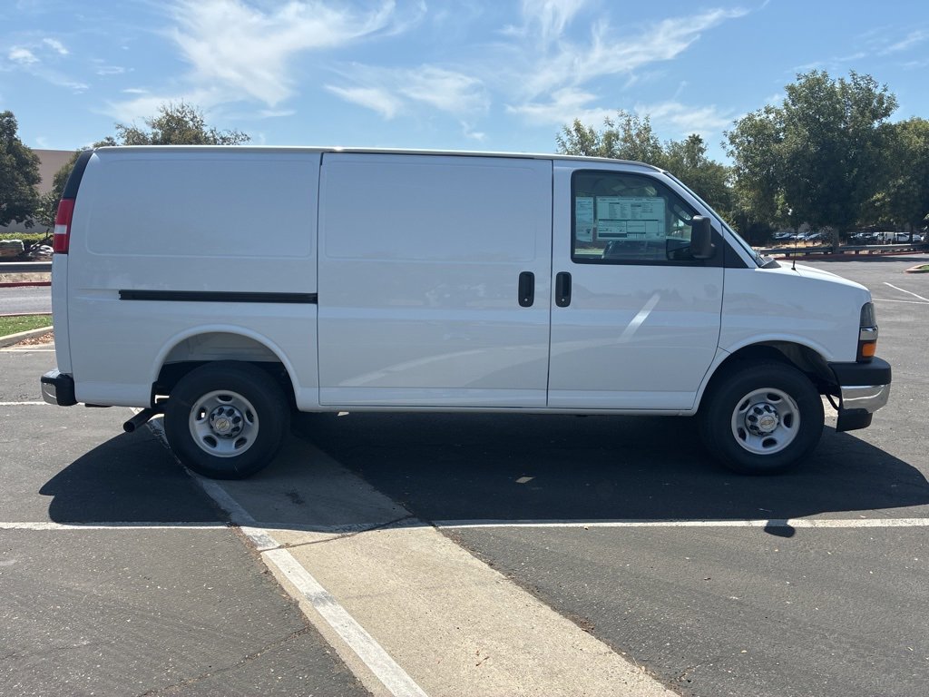 2025 Chevrolet Express Cargo 2500 Van photo 2