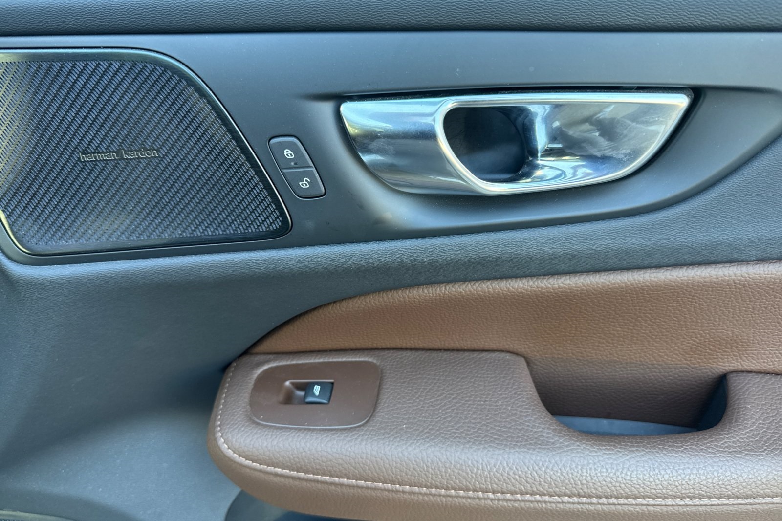 2022 Volvo V60 Cross Country T5 photo 19