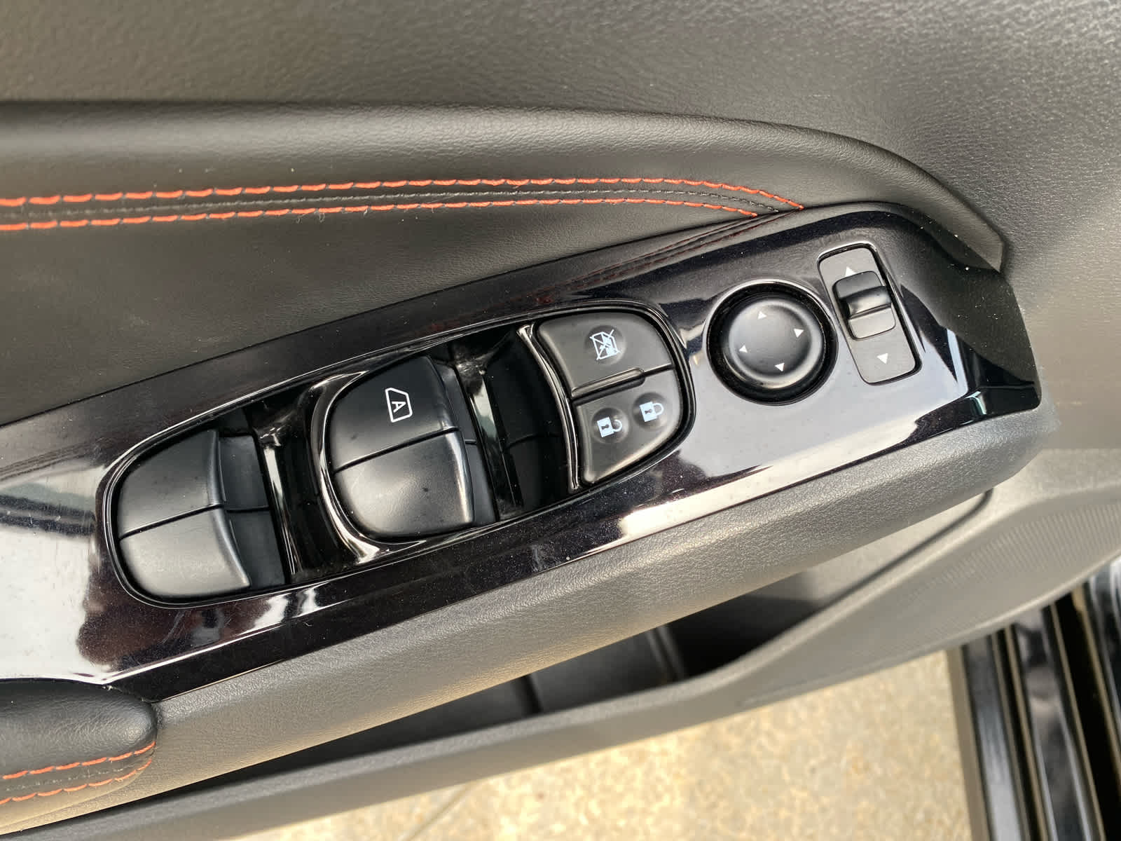 2023 Nissan Altima 2.5 SR photo 9