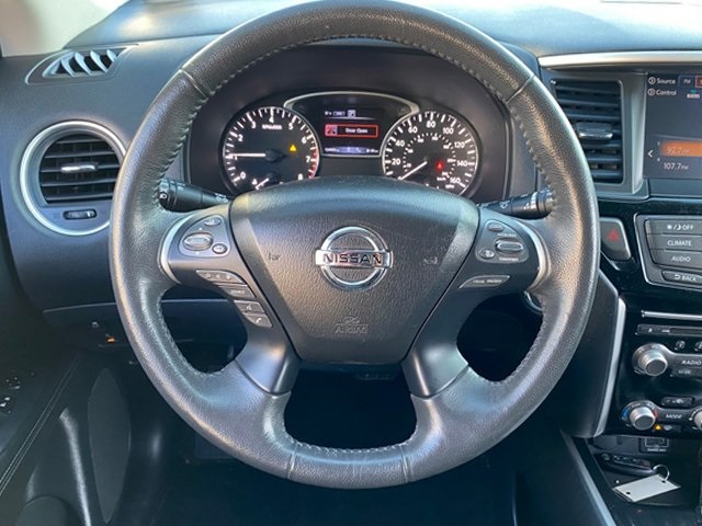 2019 Nissan Pathfinder SV photo 7