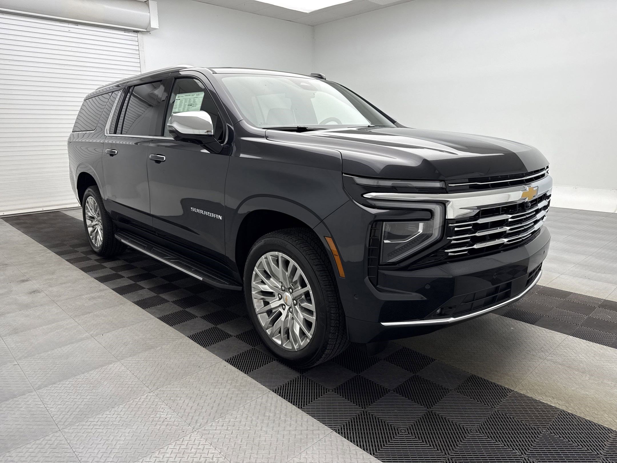 2025 Chevrolet Suburban Premier photo 3