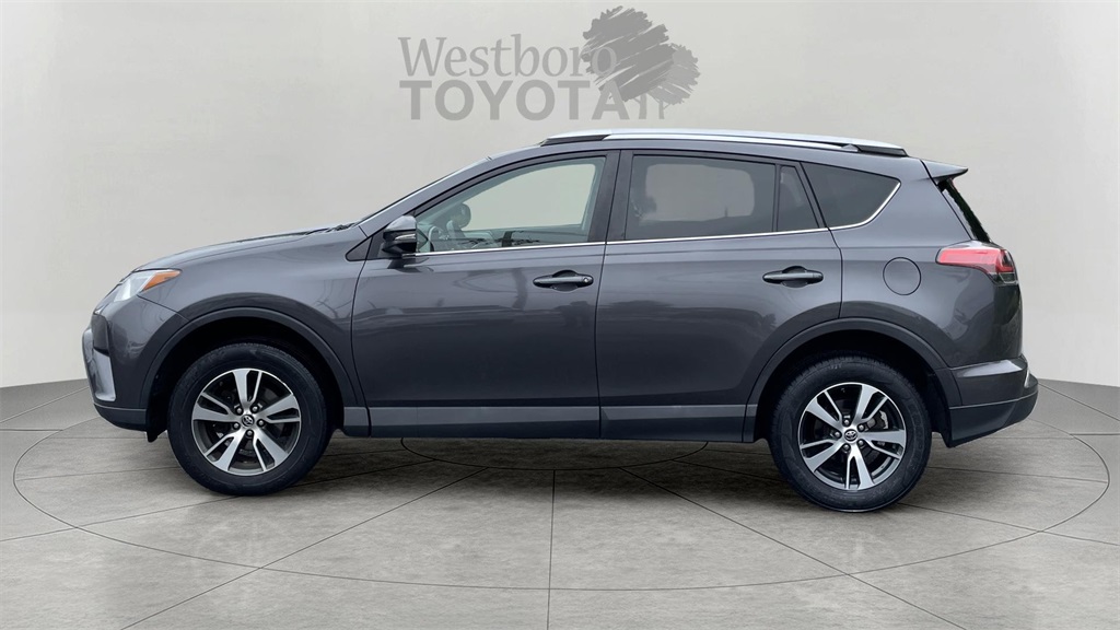 2016 Toyota RAV4 XLE photo 4