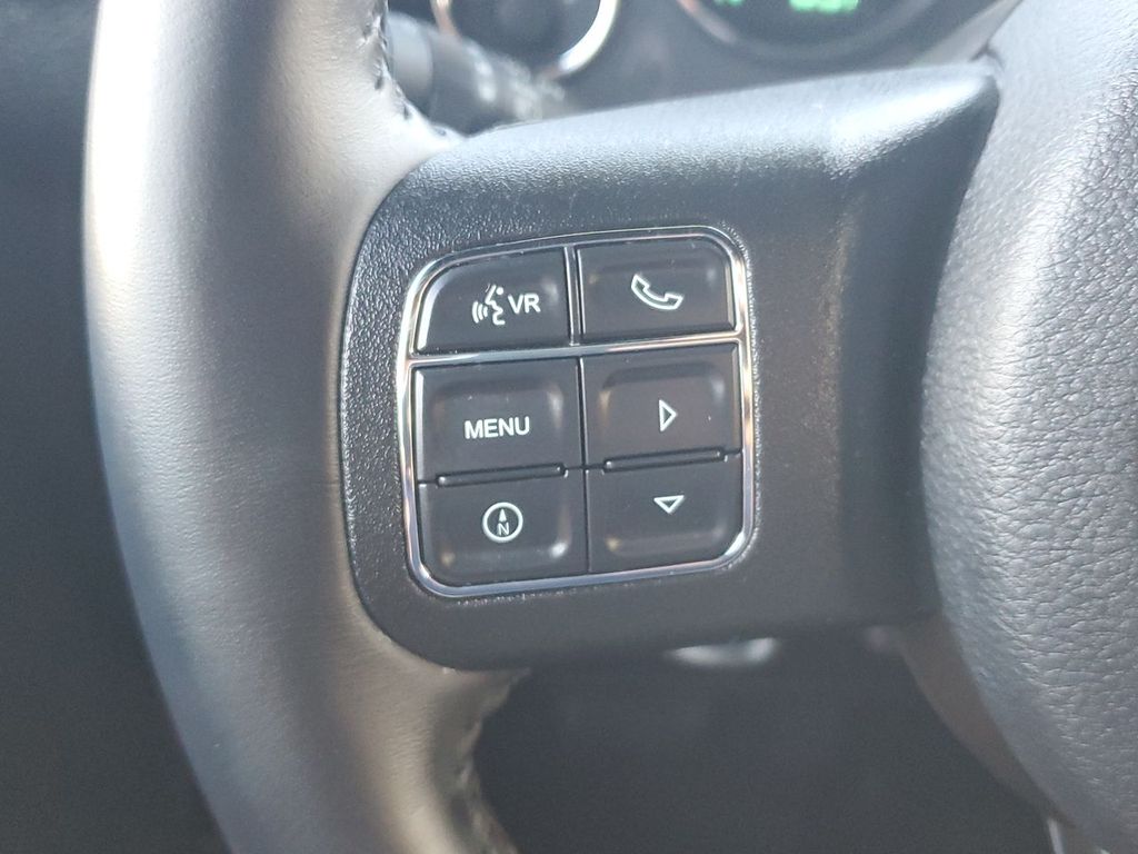 2018 Jeep Wrangler Sahara photo 31