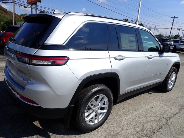 2025 Jeep Grand Cherokee Laredo X photo 5