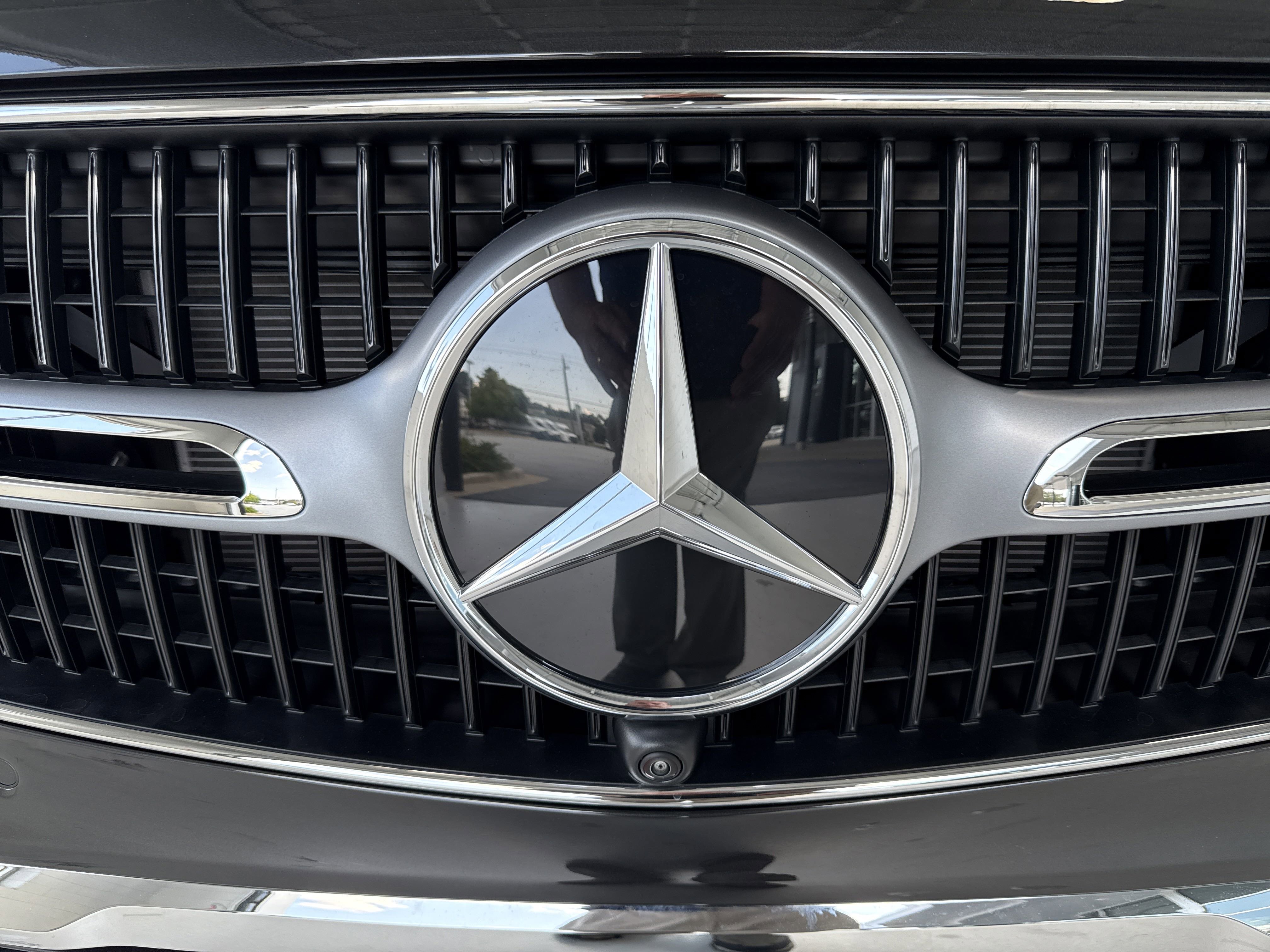 2026 Mercedes Benz GLC 300 photo 4