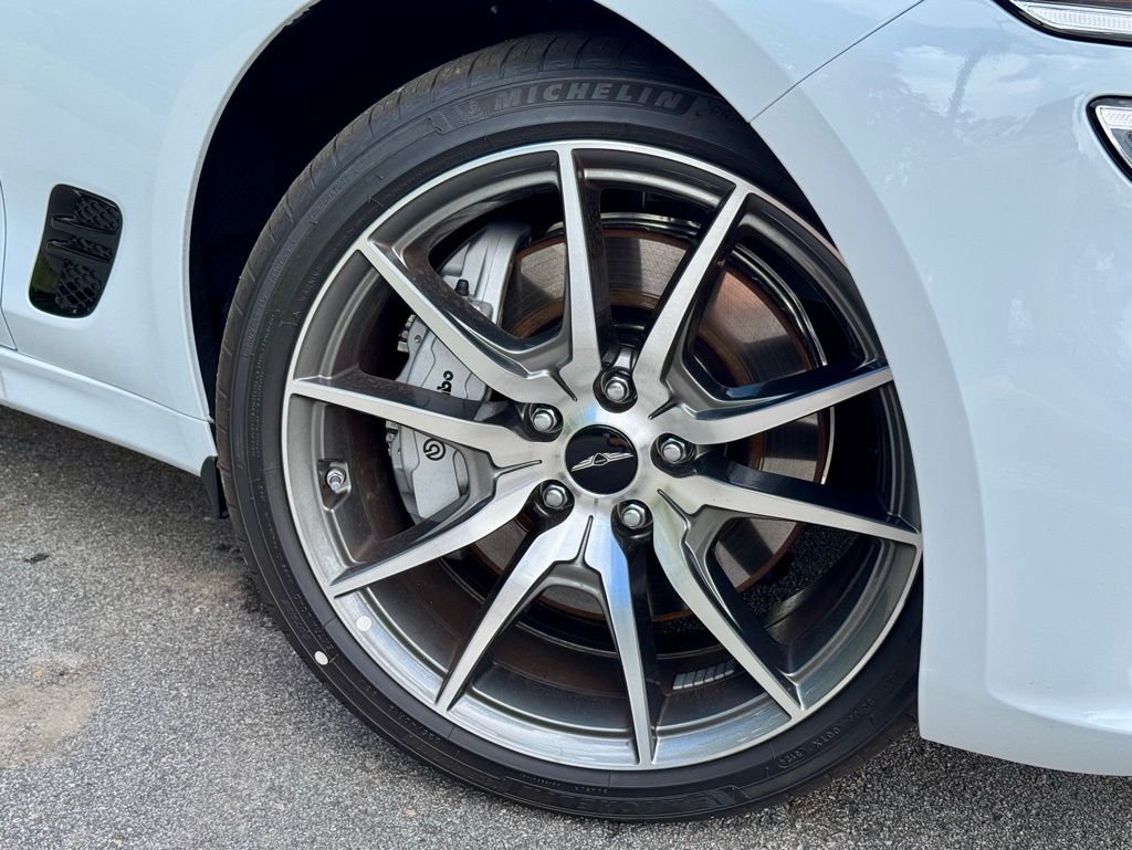 2026 Genesis G70 2.5T Prestige photo 6