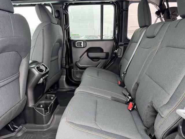 2025 Jeep Wrangler Willys photo 23